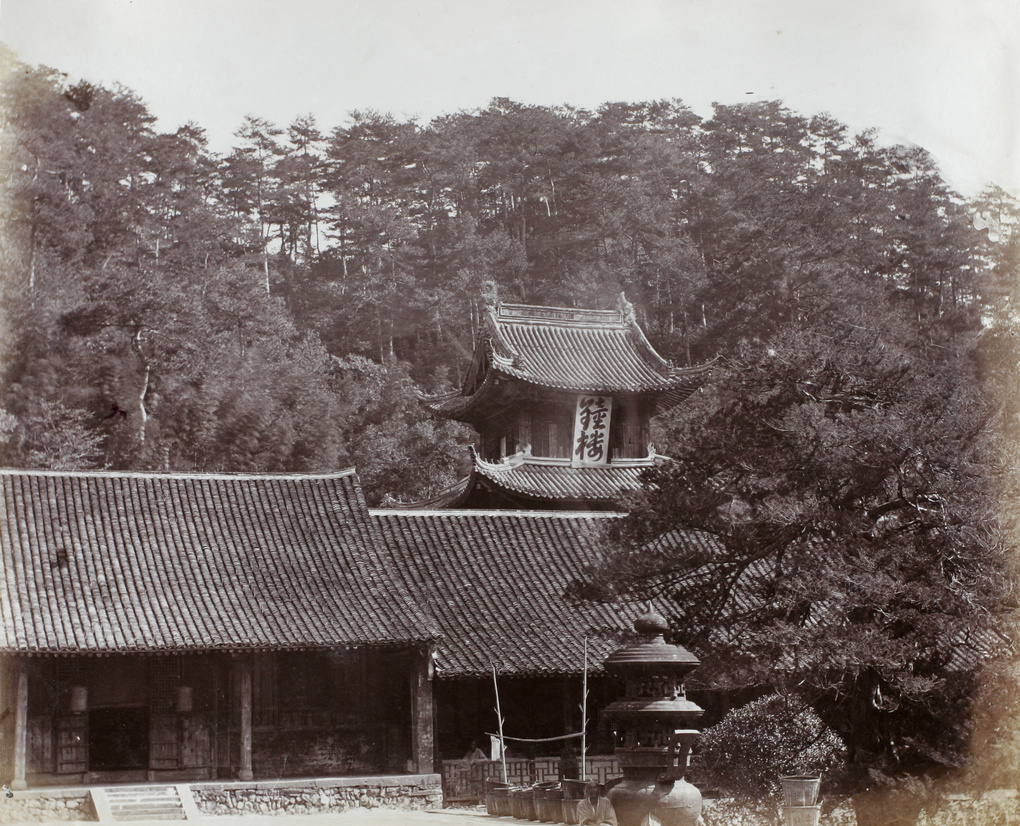 Bell tower, Tiantong Temple (Heavenly Child Temple, 天童寺), near Ningbo