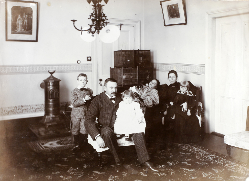 Carrall family, 'Astor House Hotel', Shanghai, 1896