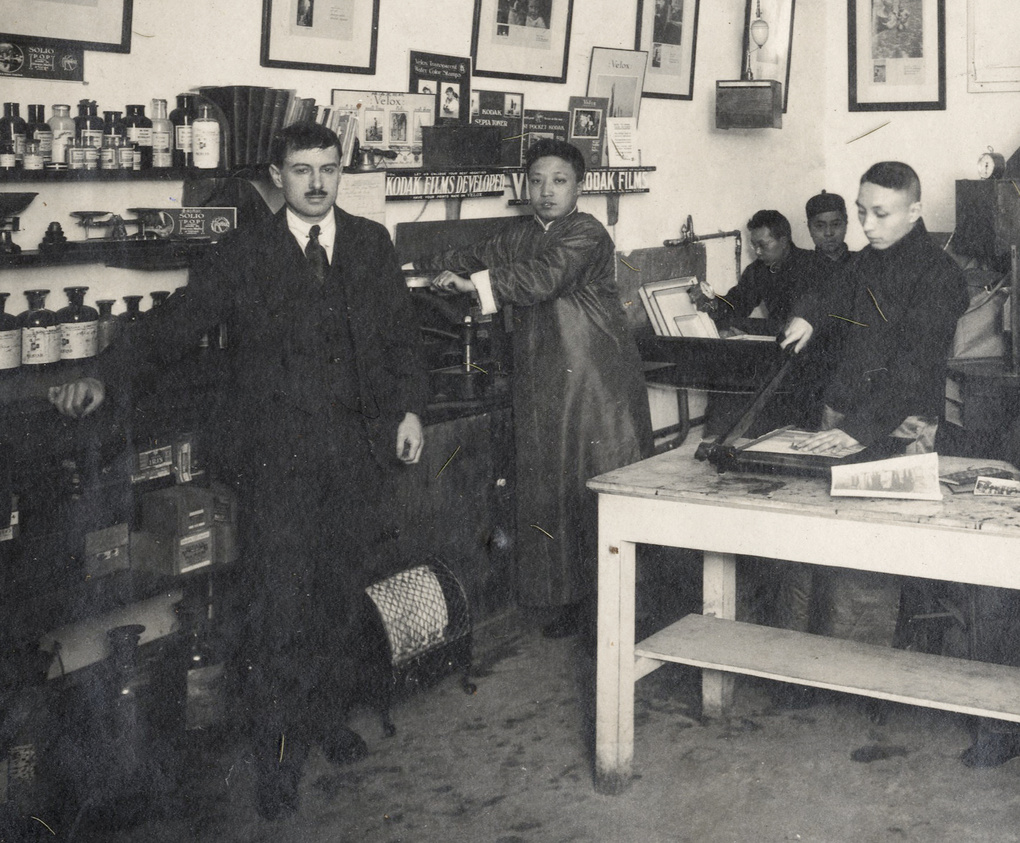 Tommy Crellin and students at the Kodak Professional School, Shanghai, 1923