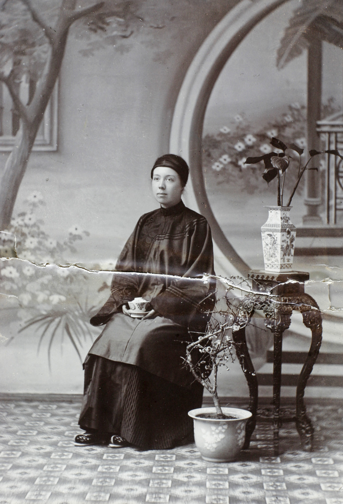 Mary Martha Elliott (née Evans), Shanghai, c.1907