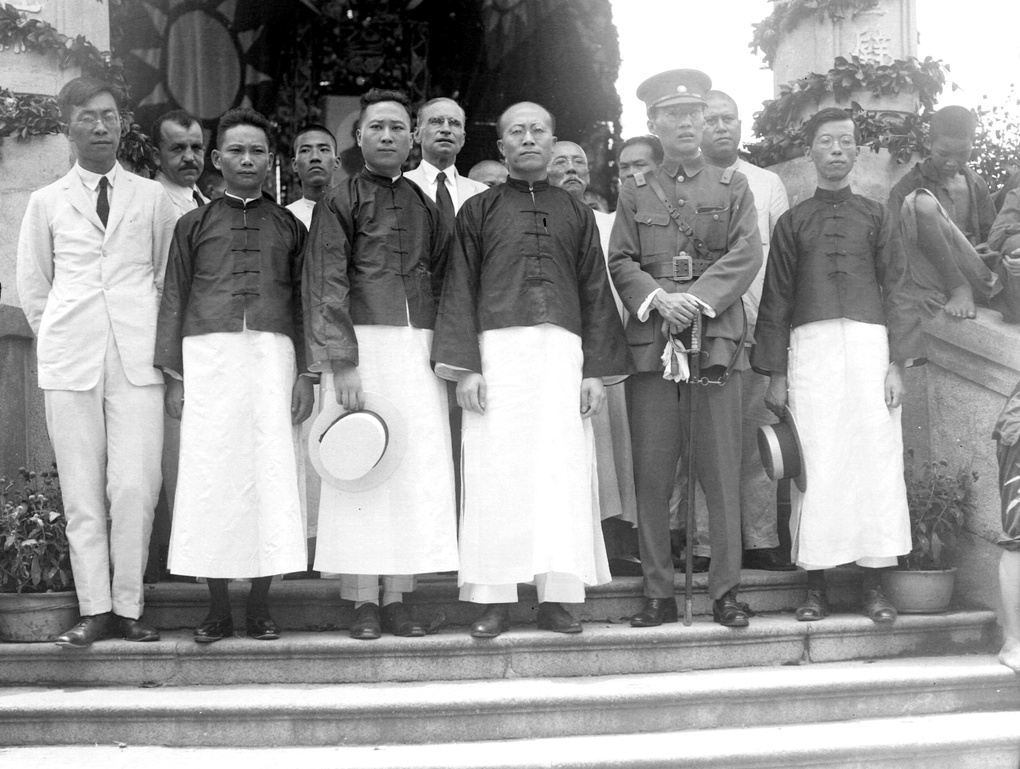 A group including Wu Chaoshu at a memorial event for Sun Yat-sen, 1925