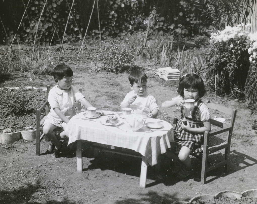 Children's picnic, Kunming, 1942