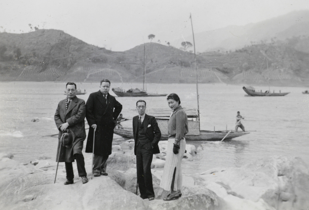 Li Dugong, Chen Qingyun, Liang Tianzhen, Wang Dezhen at Guanyin Gorge, Beipei