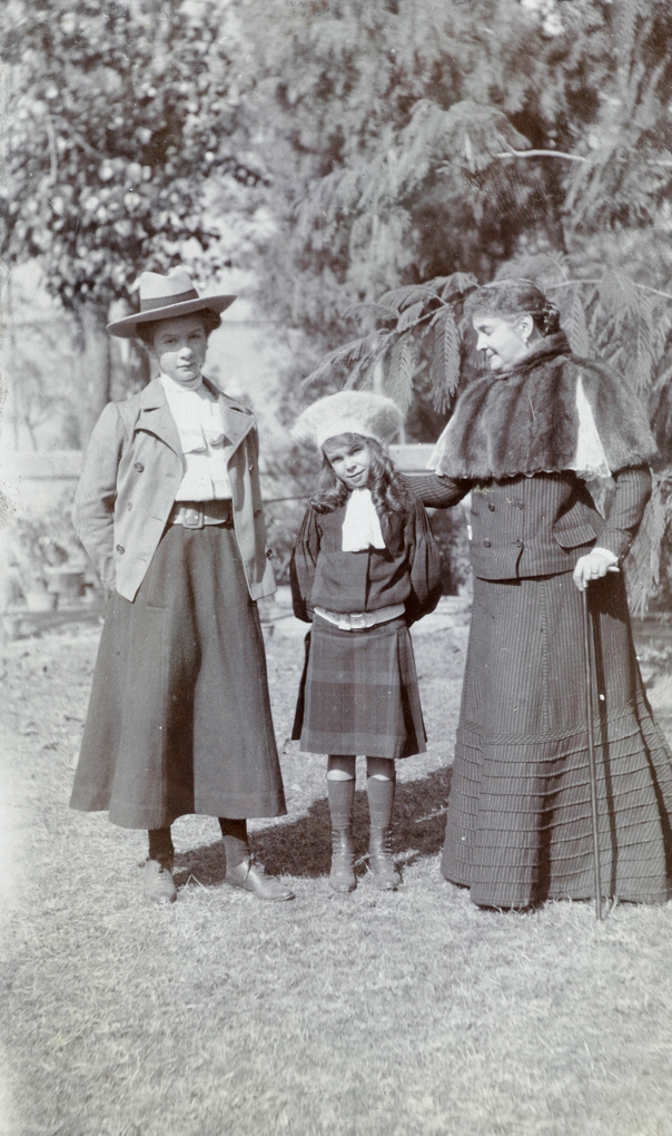 Three members of the Detring family