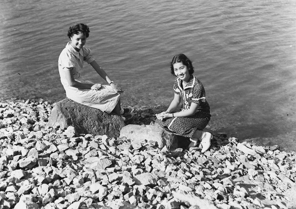 Unidentified young woman and Bea Hutchinson, Shing Mun Reservoir, Hong Kong