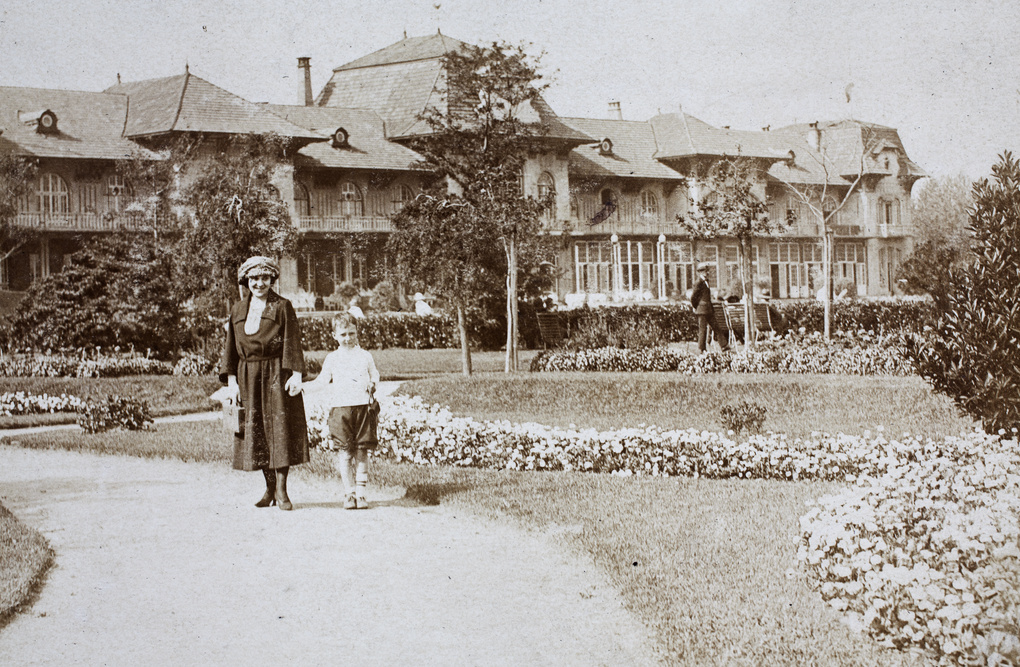Margie Hutchinson and a boy, Collège municipal français, Parc de Koukaza (French Park), Shanghai