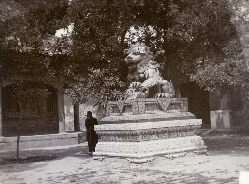 Female Lion (with cub) (tongshi 銅獅), Yonghe Temple (雍和宮) ‘The Lama Temple’, Beijing