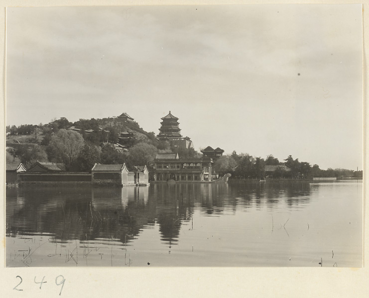 Wanshou Hill, Marble Boat, and Kunming Lake at Yihe Yuan