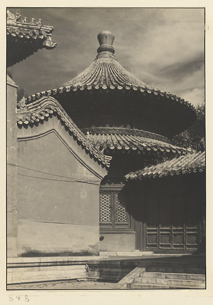 Detail of roofs of Wan shan dian and Qian sheng dian