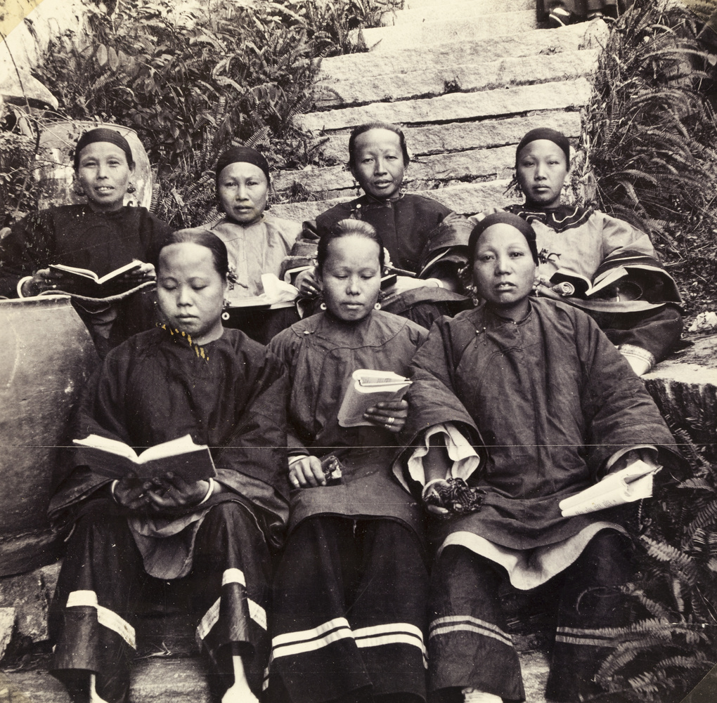 Anhai women at the Amoy School, Xiamen