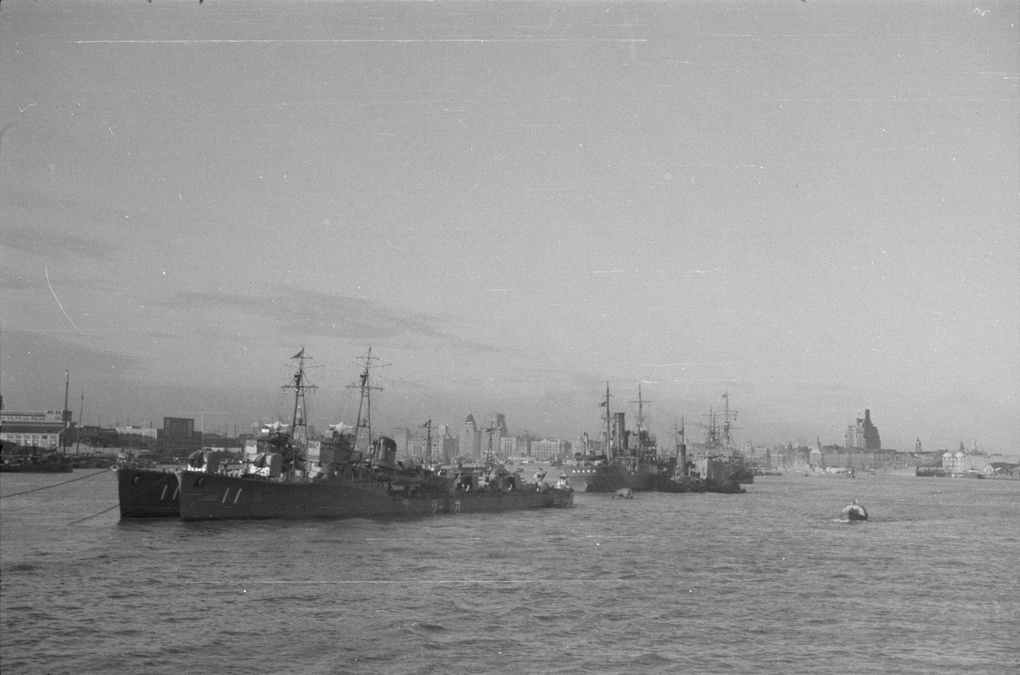 KARI (雁) and SAGI (鷺), IJN Ōtori class torpedo boats, Huangpu River, Shanghai