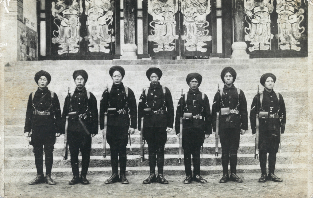 1st Chinese Regiment soldiers, outside Queen's House, Weihaiwei