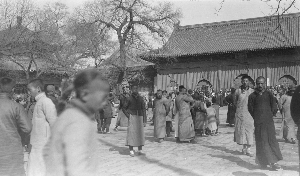 Spectators at 'Devil Dance' event, Yonghe Temple (雍和宮) ‘The Lama Temple’, Beijing