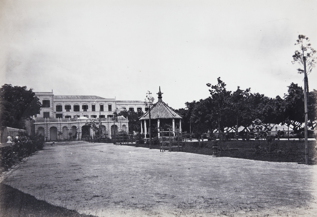 Jardim de São Francisco (加思欄花園), bandstand and barracks, Macau