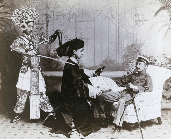 A mise en scène symbolizing the state of China prior to the 1911 Revolution