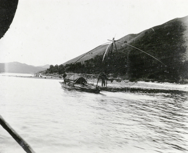 Drop-net fishing on the Cassia River