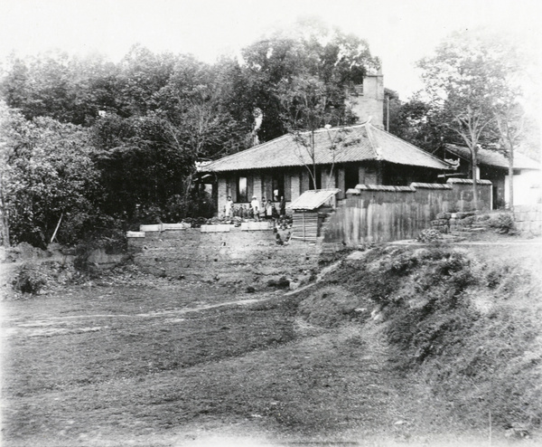 A batchelor's house, Yungchow