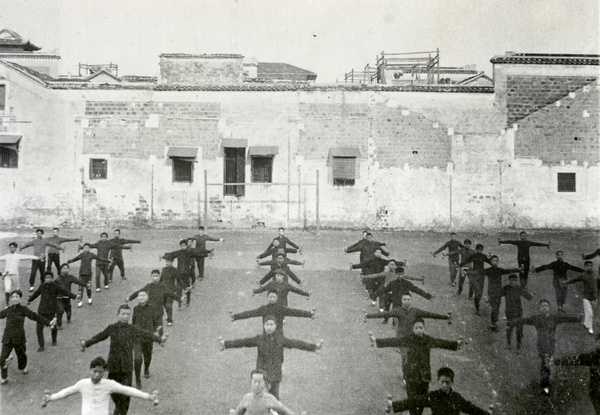 Schoolboys exercising, Kweilin