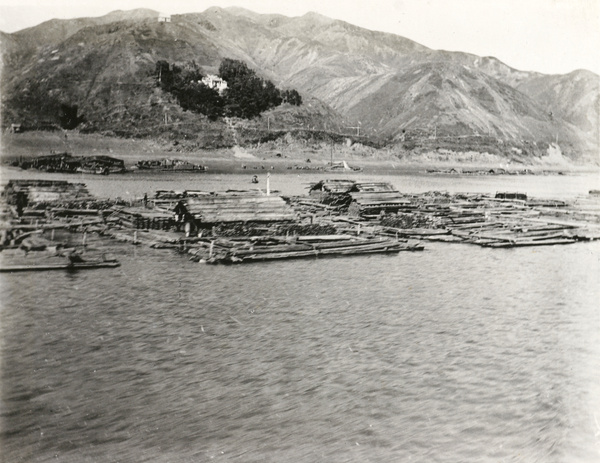 Lumber rafts, Siang River, Hunan