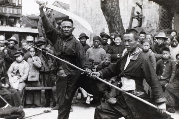 Sword dancers (martial arts 武术) in the Old City, Shanghai (上海)