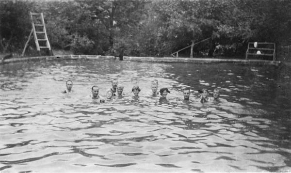 Swimming pool, Kuling (牯岭)