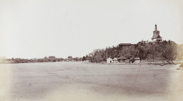 Beihai Lake and the White Pagoda or White Dagoba (白塔), Qionghua Island, Beijing