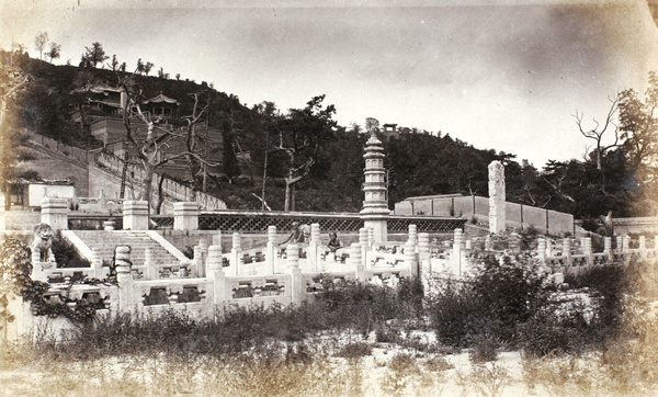 Marble pond and bridge, Longevity Hill (万寿山 Wanshoushan), New Summer Palace, Beijing