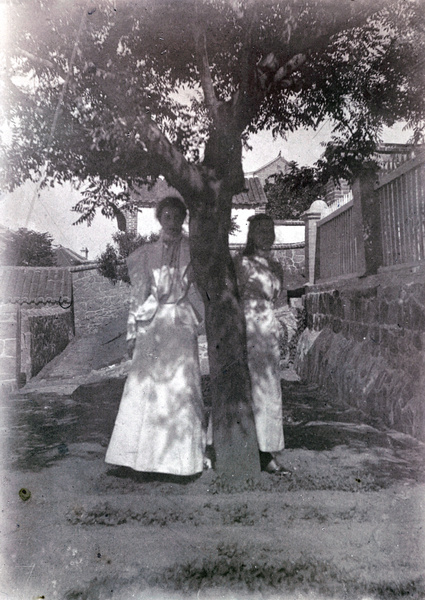 Muriel and Maude Carrall