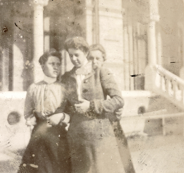 Muriel, Cousie & Frances Carrall, Shanghai, 1902