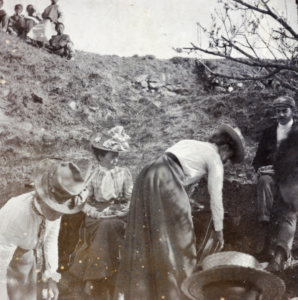 Picnic to the 'Blossoms', Chefoo