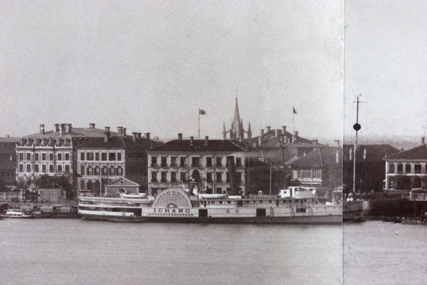 'Ichang' paddle steamer and the Bund, Shanghai