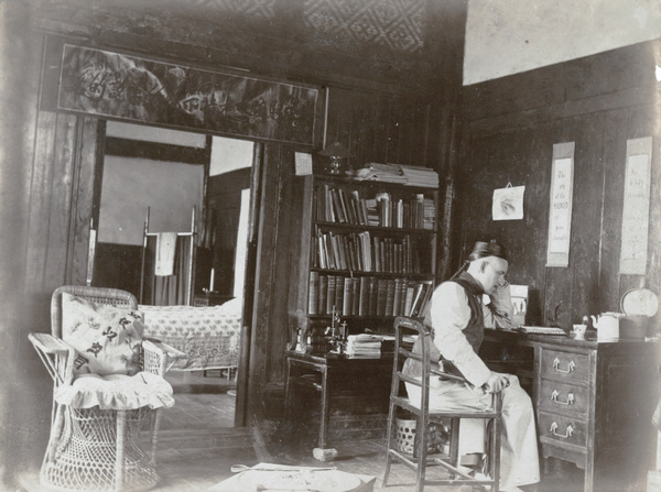 Dr. Elliott, Paoning, 1912