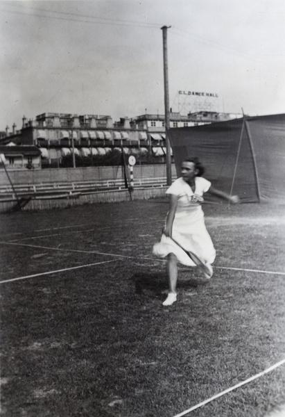 Frankie Bomko playing tennis, Shanghai