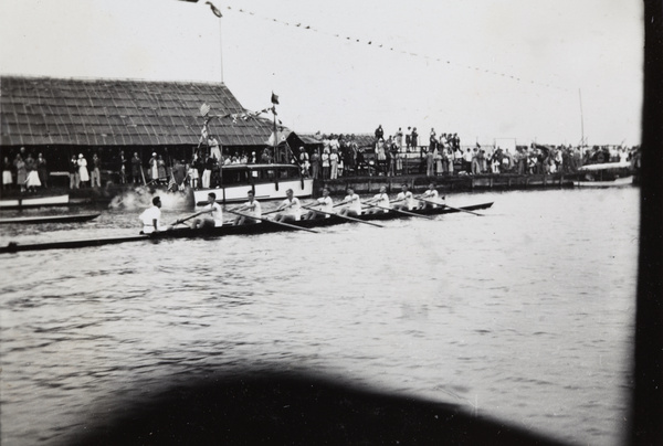 Men's eight sweep rowing, Henli Regatta, Huangpu river