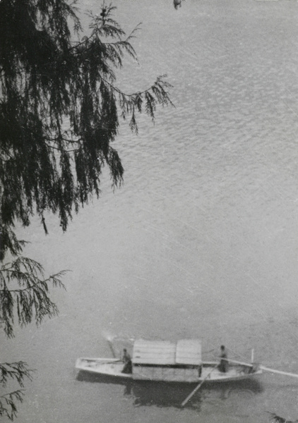 A sampan in North Spring Gorge