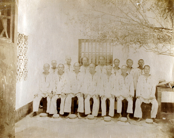 Customs boatmen at Hoihow, 1898