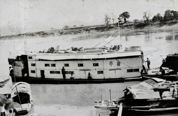 A boat on the West River, Nanning