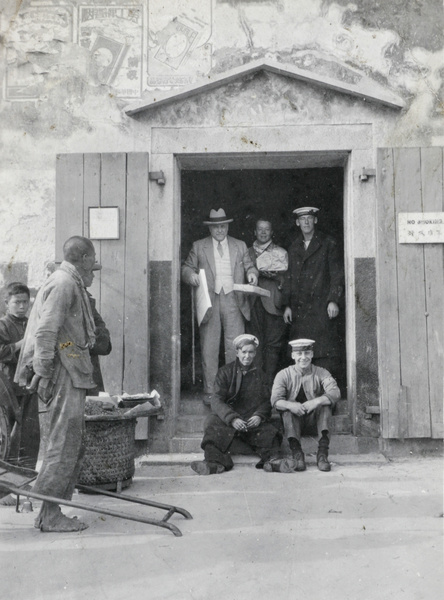 Hedgeland and Royal navy personnel in Swatow during anti-British boycott, 1925