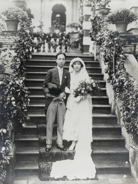 Tennis champion Wei Wing-lock (韋榮洛) and Annie Ng-Quinn on their wedding day, 1916