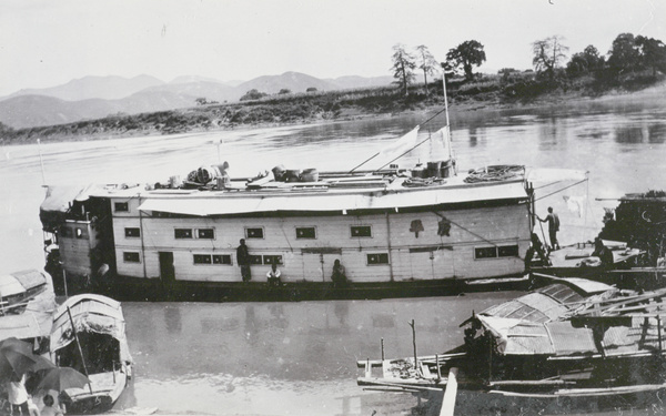 Boats on the West River, Nanning