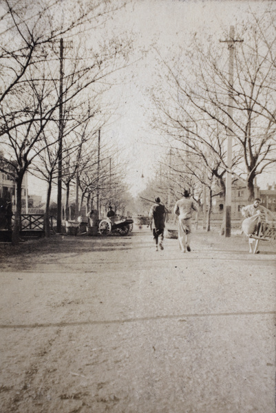 Porters and pedlars on Tongshan Road, Hongkou, Shanghai