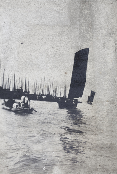 Barges and boats on the Huangpu, Shanghai