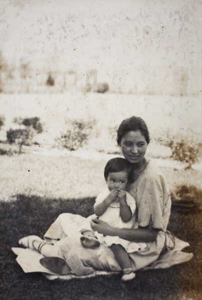 Bea and Sarah Hutchinson in the garden, 35 Tongshan Road, Hongkou, Shanghai