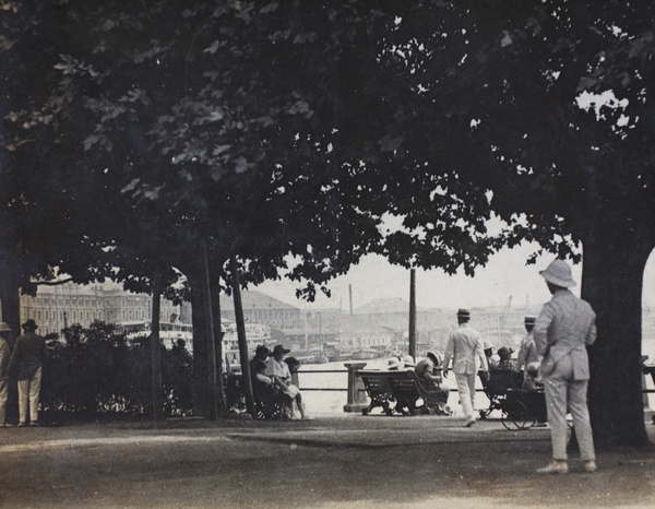 Visitors enjoying the Public Gardens, Shanghai