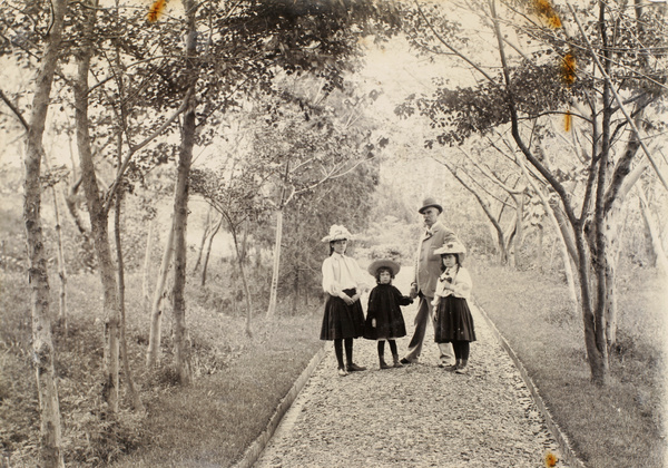 Thomas Francis Hughes and his daughters Gladys, Eileen and Yvonne, Wuhu