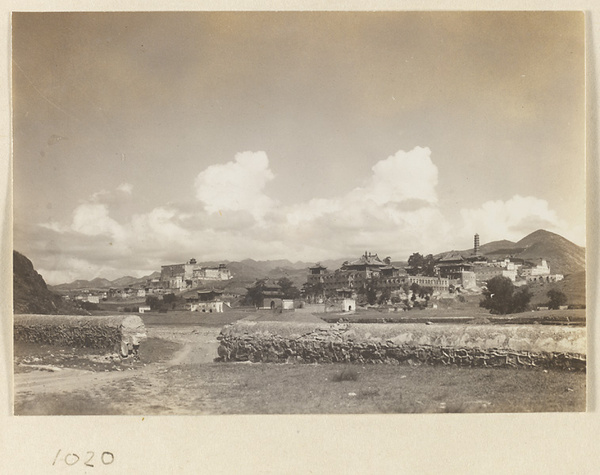 General view of temple complexes in Lion Valley showing Pu tuo zong cheng miao (left) and Xu mi fu shou zhi miao (right)