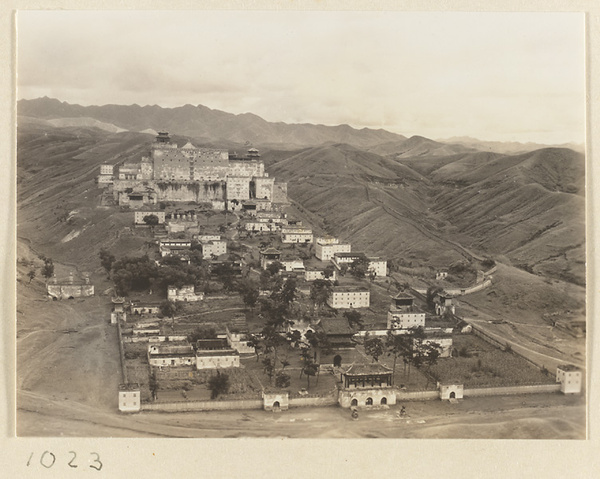 General view of the temple complex at Pu tuo zong cheng miao