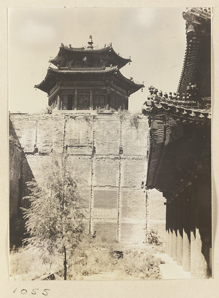 Double-eaved octagonal pavilion on the roof of Da hong tai at Pu tuo zong cheng miao