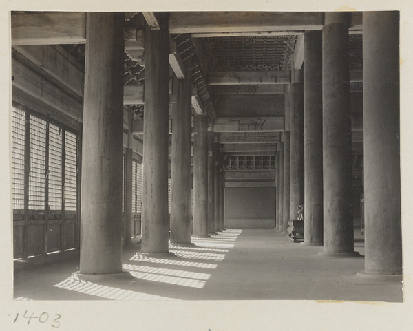 Interior view of Ling en dian at Chang ling