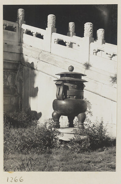 Bronze incense burner near Tai he men